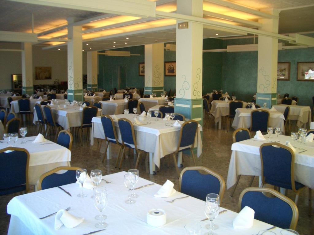 Hotel Pique กันเดซา ภายนอก รูปภาพ